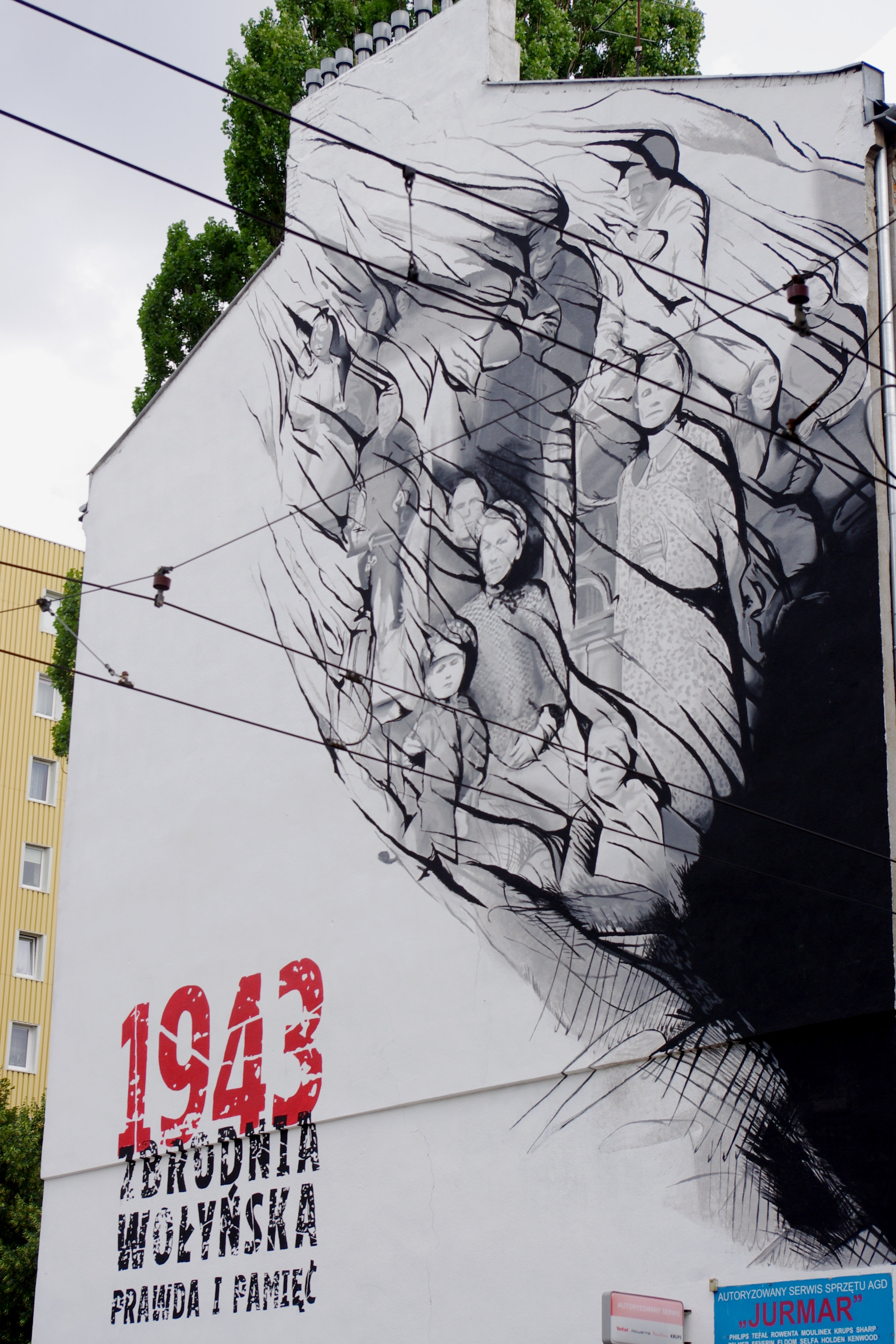 Mural upamiętniający Rzeź wołyńską w Warszawie